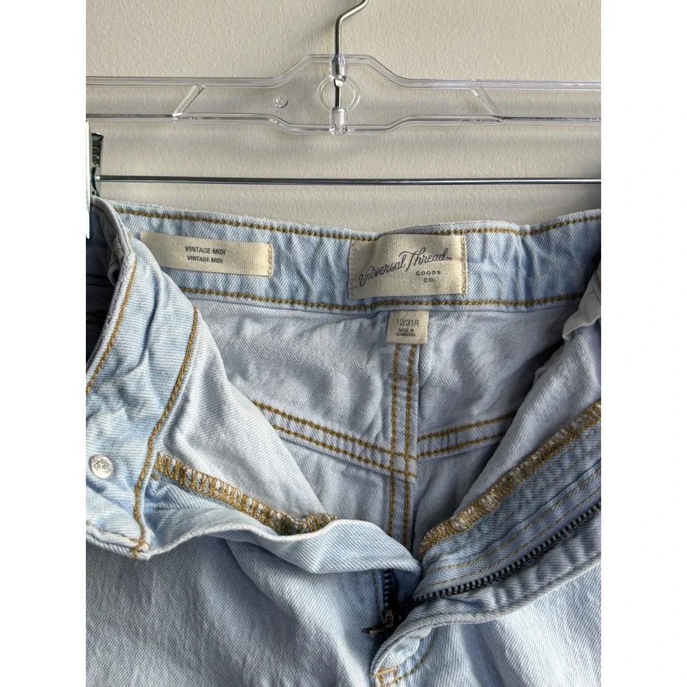 Universal Thread Light Wash Denim Shorts Women Size 12/31R